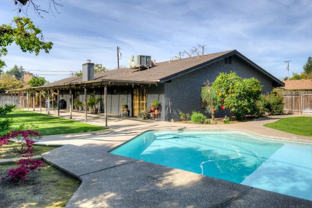 1359 W Moraga Road, Fresno, CA 93711