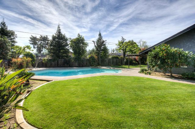 1359 W Moraga Road, Fresno, CA 93711