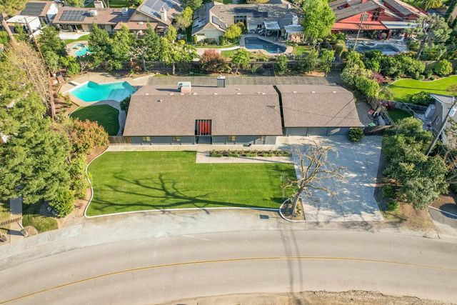 1359 W Moraga Road, Fresno, CA 93711