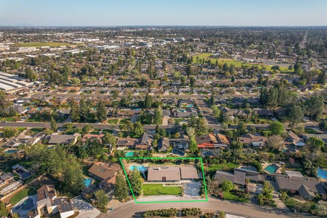 1359 W Moraga Road, Fresno, CA 93711