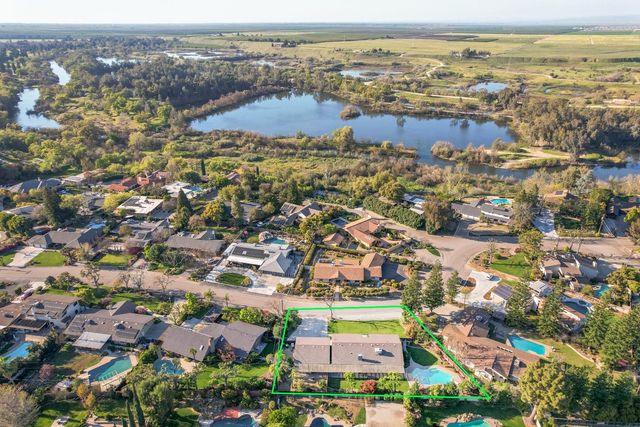 1359 W Moraga Road, Fresno, CA 93711