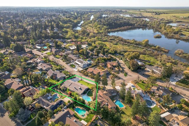 1359 W Moraga Road, Fresno, CA 93711