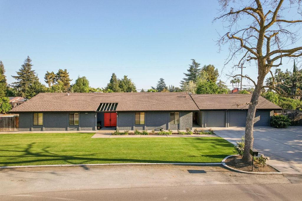 1359 W Moraga Road, Fresno, CA 93711