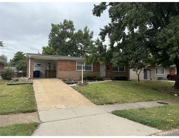 1005 Preakness Lane, Florissant, MO 63033