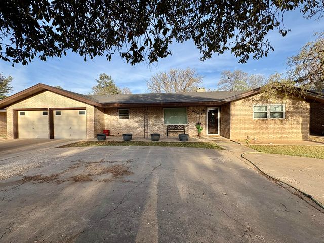 2023 Rice Drive, Levelland, TX 79336