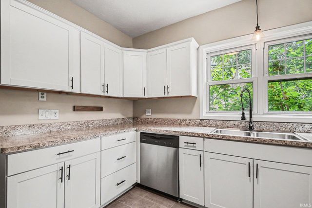 929 W Colfax Avenue, South Bend, IN 46601