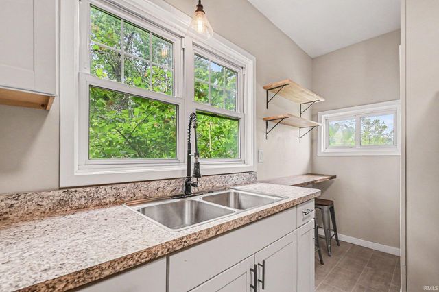 929 W Colfax Avenue, South Bend, IN 46601