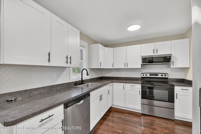 9595 W Grand River Highway, Grand Ledge, MI 48837