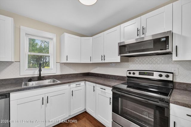 9595 W Grand River Highway, Grand Ledge, MI 48837