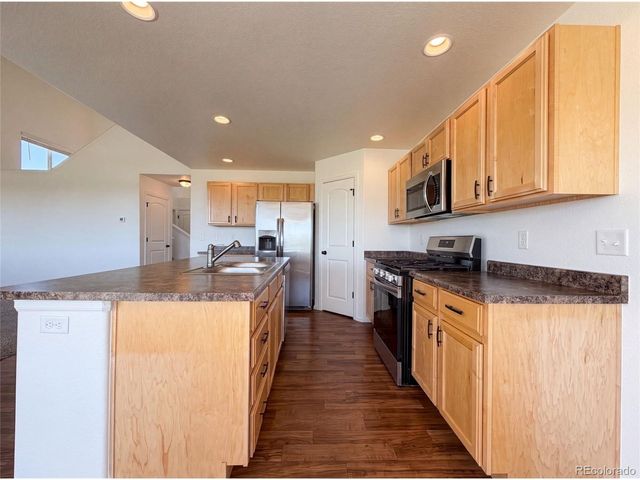 1726 Thrive Dr, Windsor, CO 80550