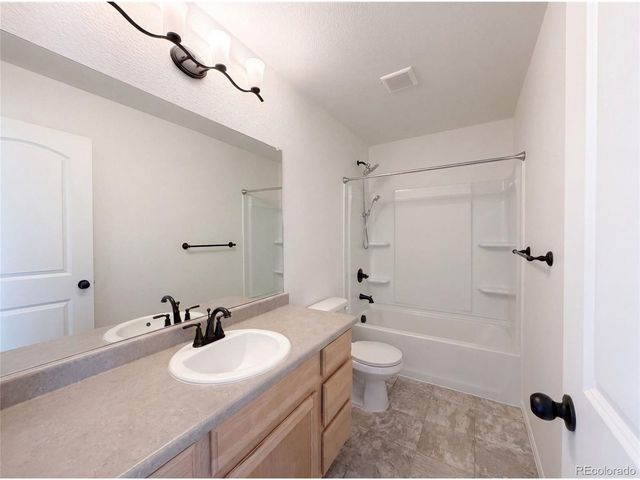 1726 Thrive Dr, Windsor, CO 80550