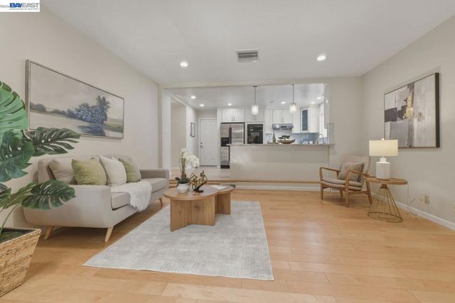 1621 Harvest Rd, Pleasanton, CA 94566