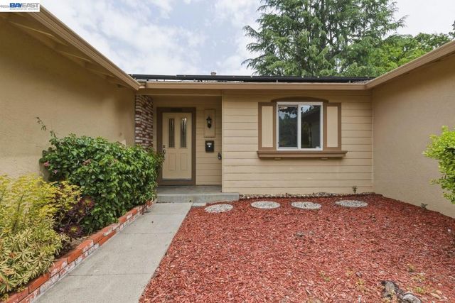1621 Harvest Rd, Pleasanton, CA 94566