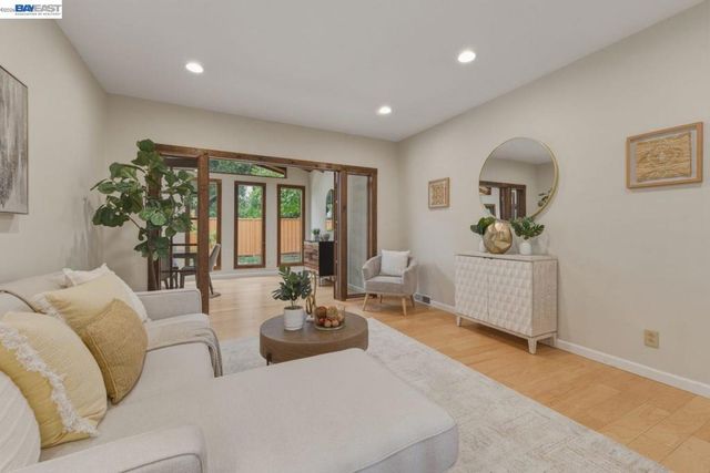 1621 Harvest Rd, Pleasanton, CA 94566