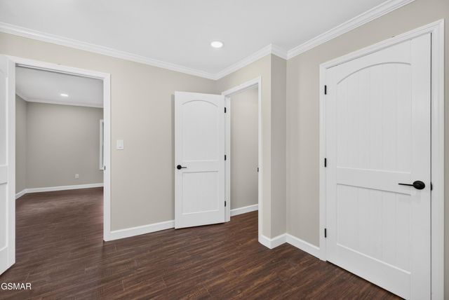 145 W Meeting Street, Dandridge, TN 37725