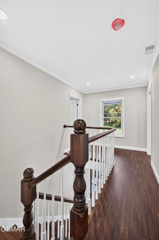 145 W Meeting Street, Dandridge, TN 37725