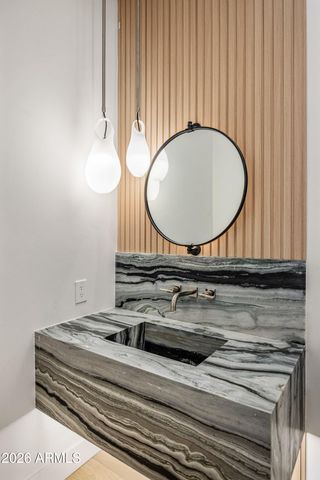 10874 E DALE Lane, Scottsdale, AZ 85262