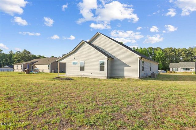 398 Sandcastle Lane, Four Oaks, NC 27524