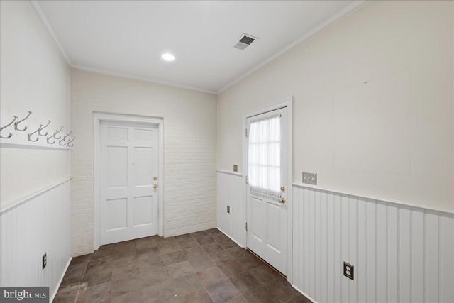 466 MERRIMANS LN, Winchester, VA 22601