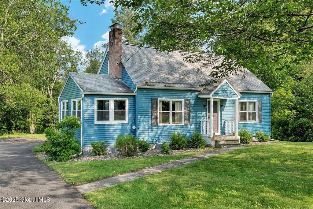 34 Troy Road, East Greenbush, NY 12061
