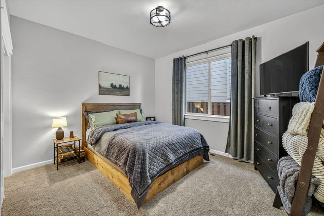 972 NE Steins Pillar Drive, Prineville, OR 97754