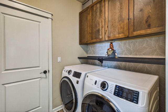 972 NE Steins Pillar Drive, Prineville, OR 97754