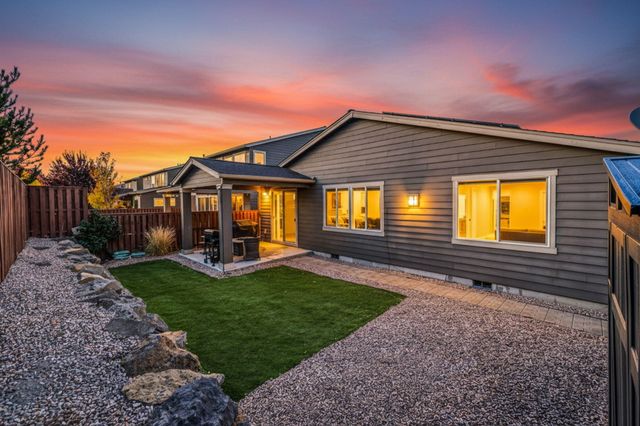 972 NE Steins Pillar Drive, Prineville, OR 97754