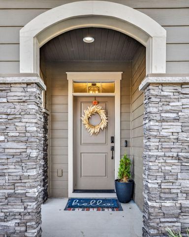 972 NE Steins Pillar Drive, Prineville, OR 97754