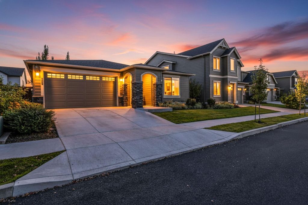 972 NE Steins Pillar Drive, Prineville, OR 97754