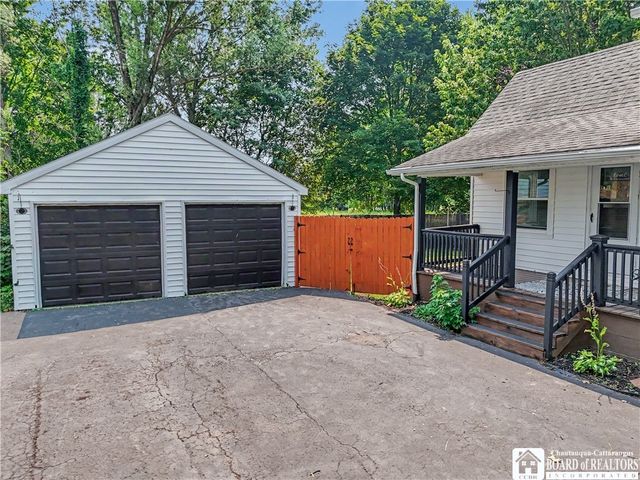 1369 Sturgeon Point Road, Evans, NY 14047