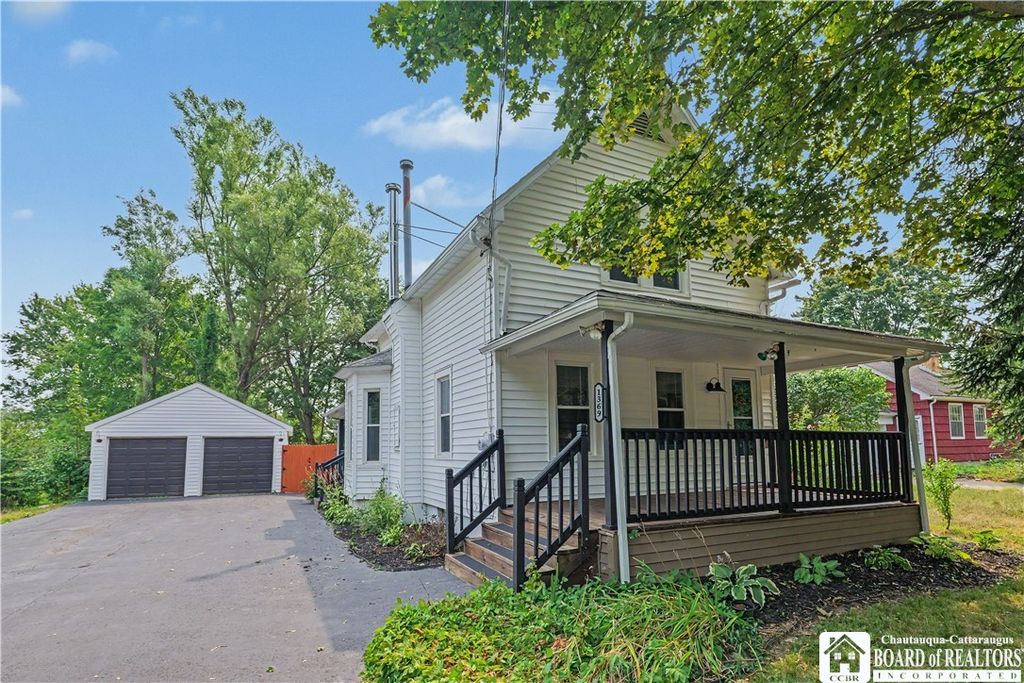 1369 Sturgeon Point Road, Evans, NY 14047