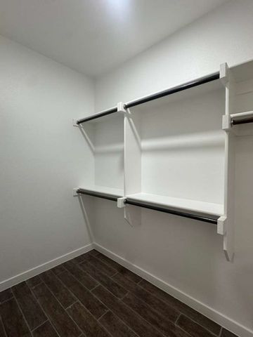 800 Oak Creek Drive, Hutchins, TX 75141