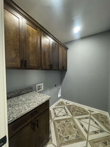 800 Oak Creek Drive, Hutchins, TX 75141