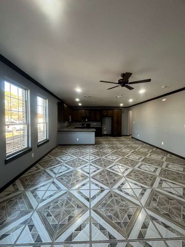 800 Oak Creek Drive, Hutchins, TX 75141