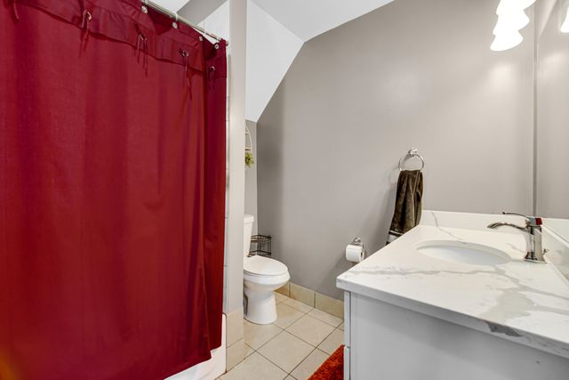 704 Willow Court, Hammond, IN 46320