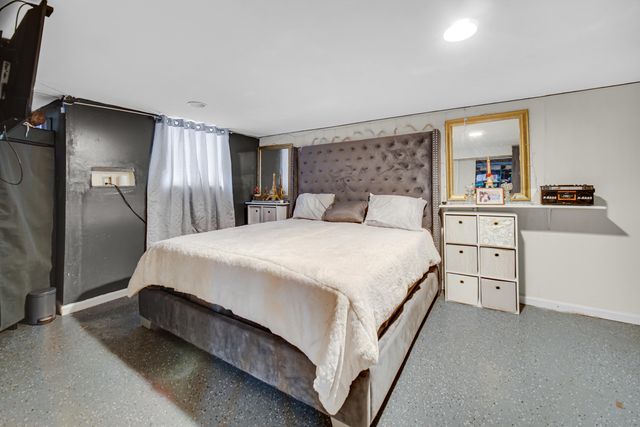 704 Willow Court, Hammond, IN 46320