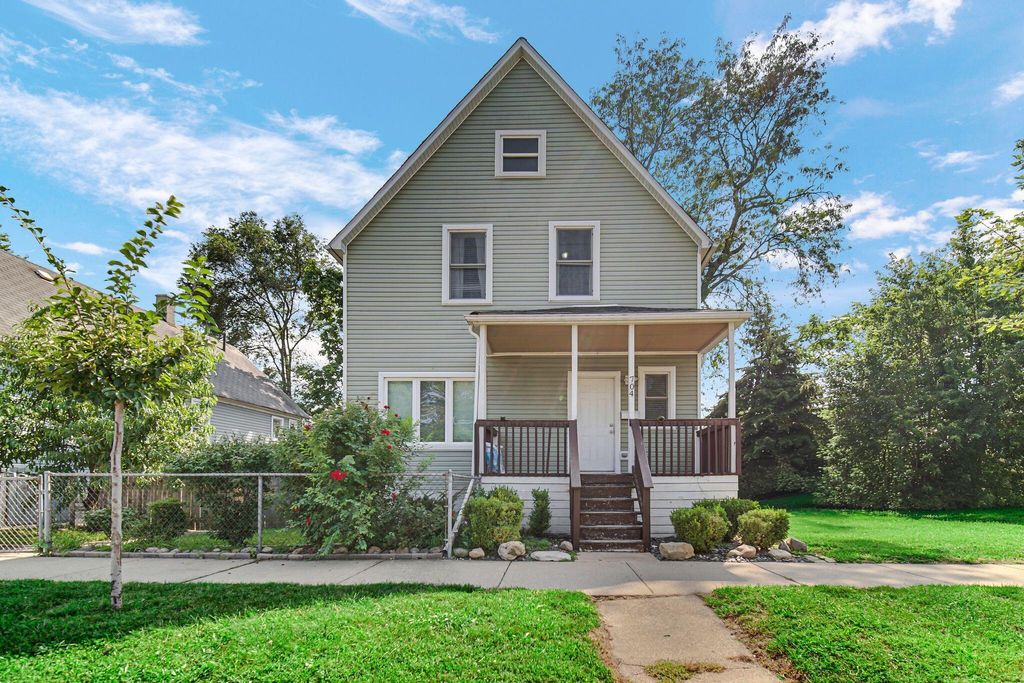 704 Willow Court, Hammond, IN 46320