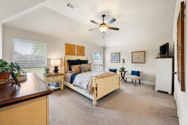 2828 Diamond Ridge Drive, Arlington, TX 76001