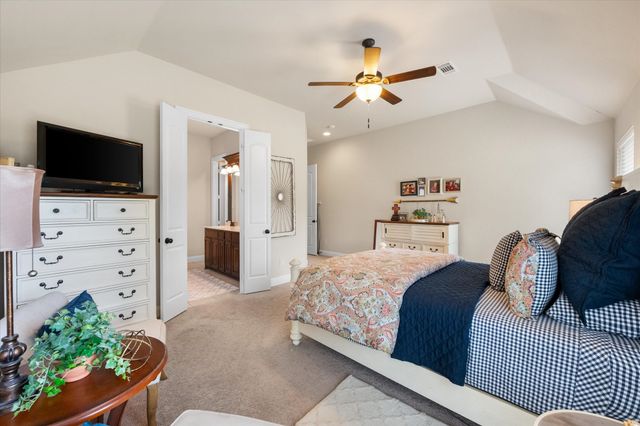 2828 Diamond Ridge Drive, Arlington, TX 76001