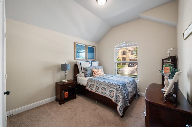 2828 Diamond Ridge Drive, Arlington, TX 76001