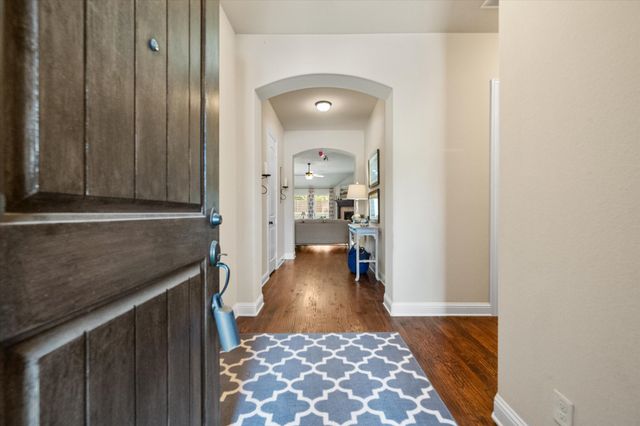 2828 Diamond Ridge Drive, Arlington, TX 76001