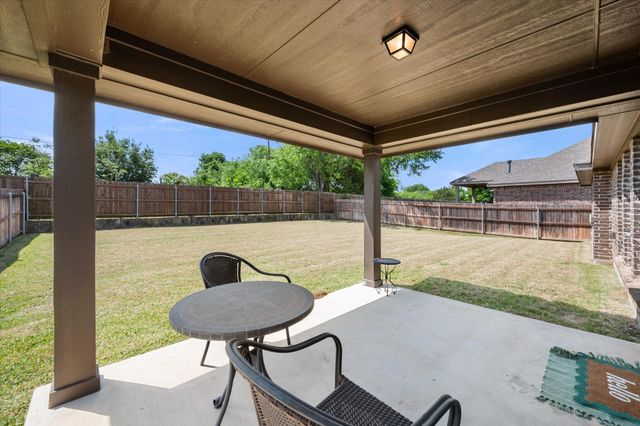 2828 Diamond Ridge Drive, Arlington, TX 76001