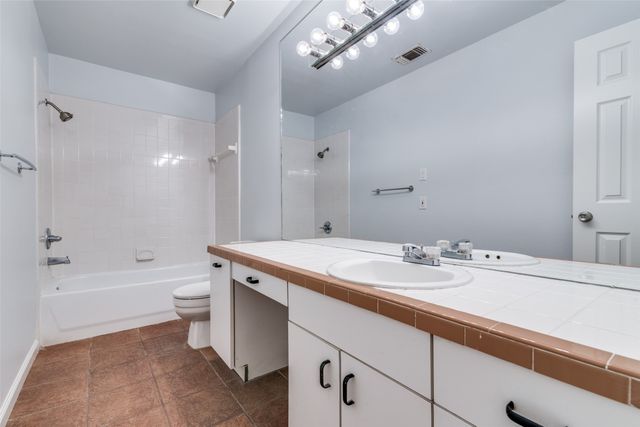 1720 Plummer Drive, Rockwall, TX 75087