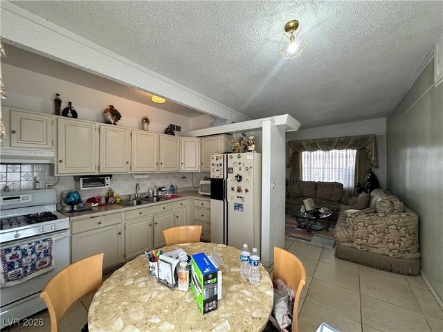 2300 Pardee Place 2300, Las Vegas, NV 89104