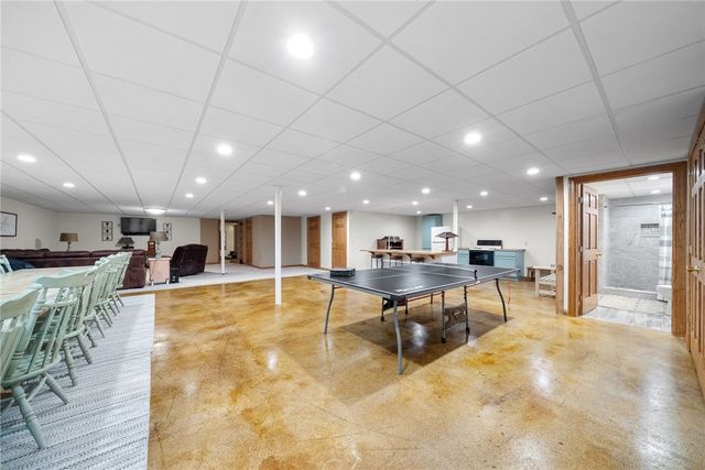 361 Freeport Rd, Summit Twp, PA 16002