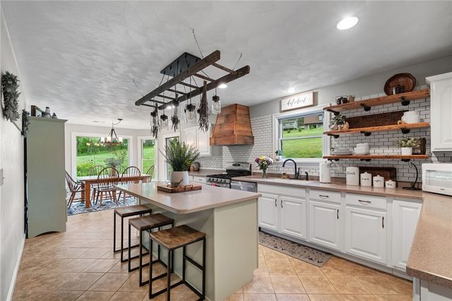 361 Freeport Rd, Summit Twp, PA 16002