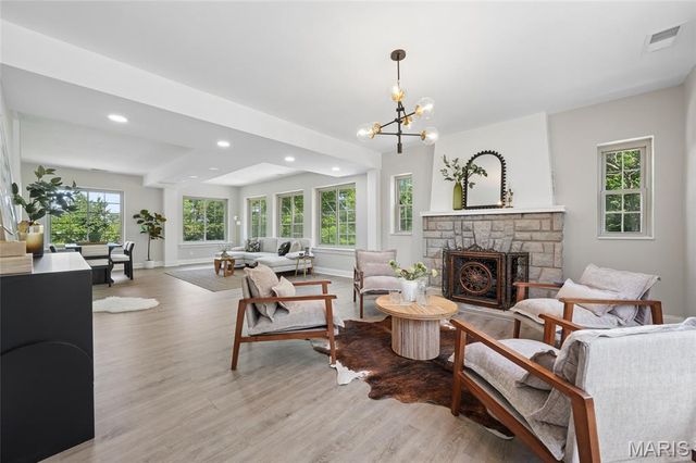 511 Forder Road, Oakville, MO 63129