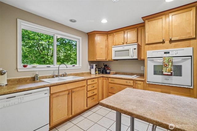 26301 SE 158th Street, Issaquah, WA 98027