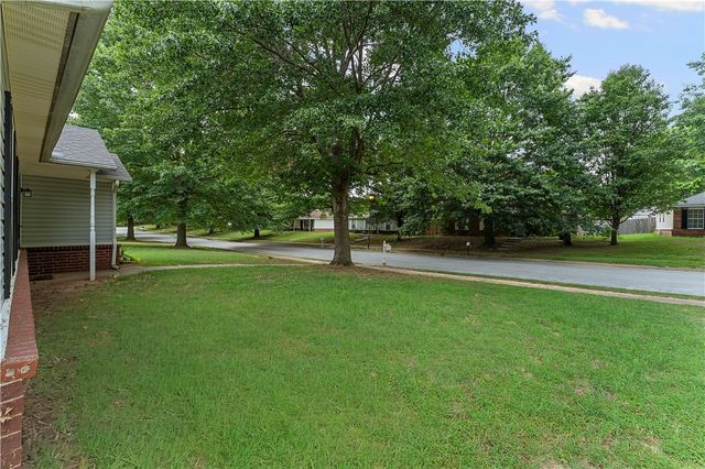 5677 Fountain Street, Fayetteville, AR 72704