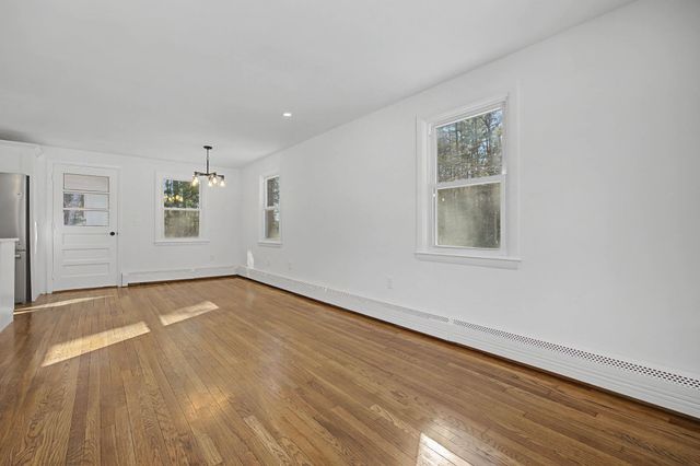 12 Davis Road, Merrimack, NH 03054